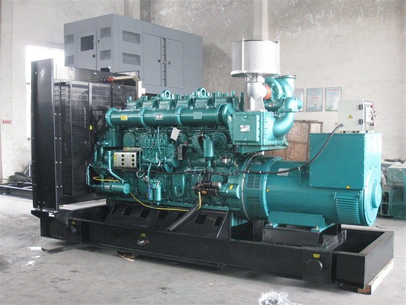钦北200KW 柴油发电机的油耗是多少?