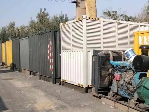 钦北200KW柴油发电机机组每小时油耗是多少?